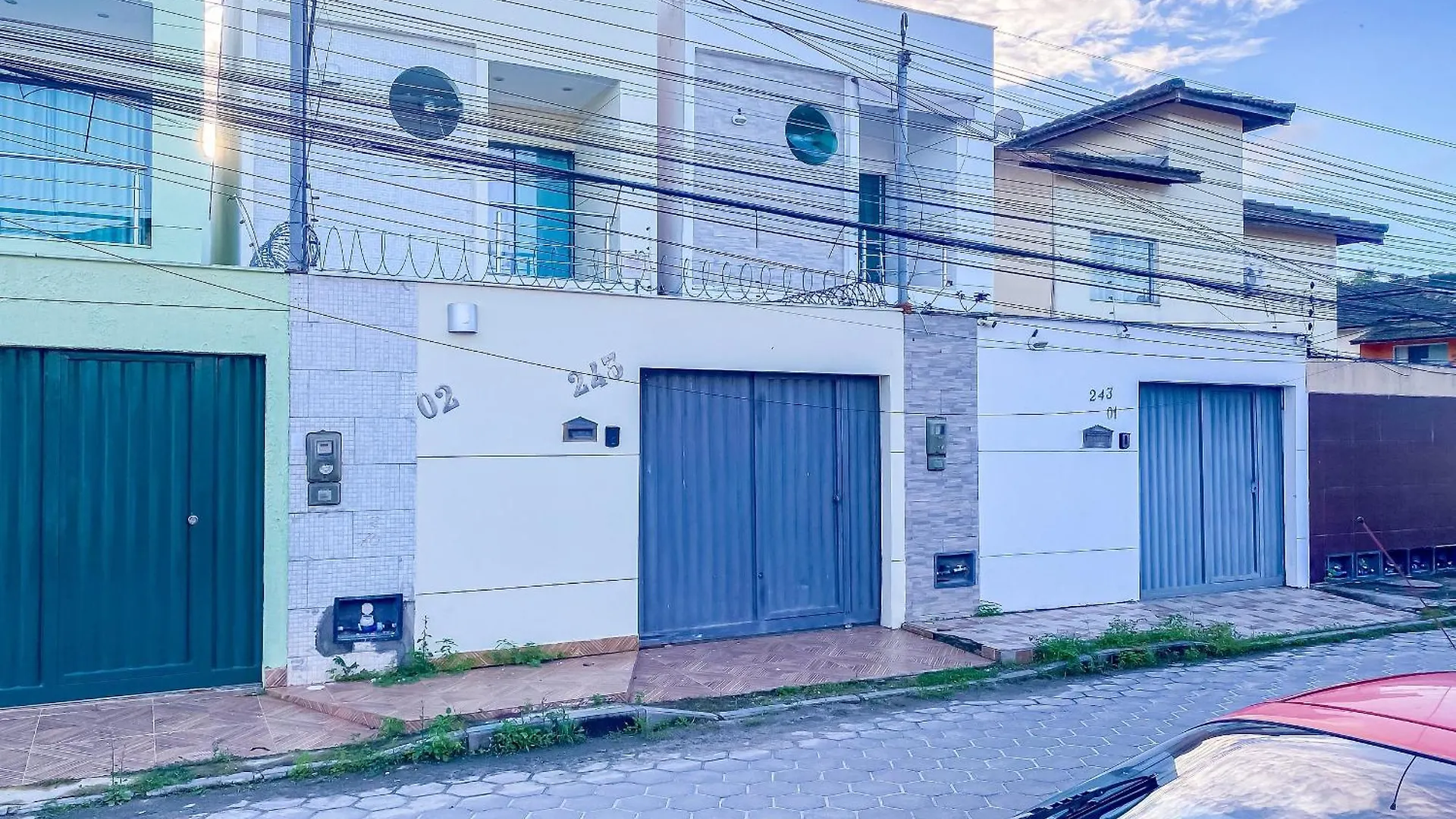 Casa Individual Com 2 Suites Ambas Com Ar Condicionado, Sala, Cozinha, Area De Servico E Garagem Para 2 Carros Pequenos A Poucos Metros Da Praia De Taperapua Porto Seguro