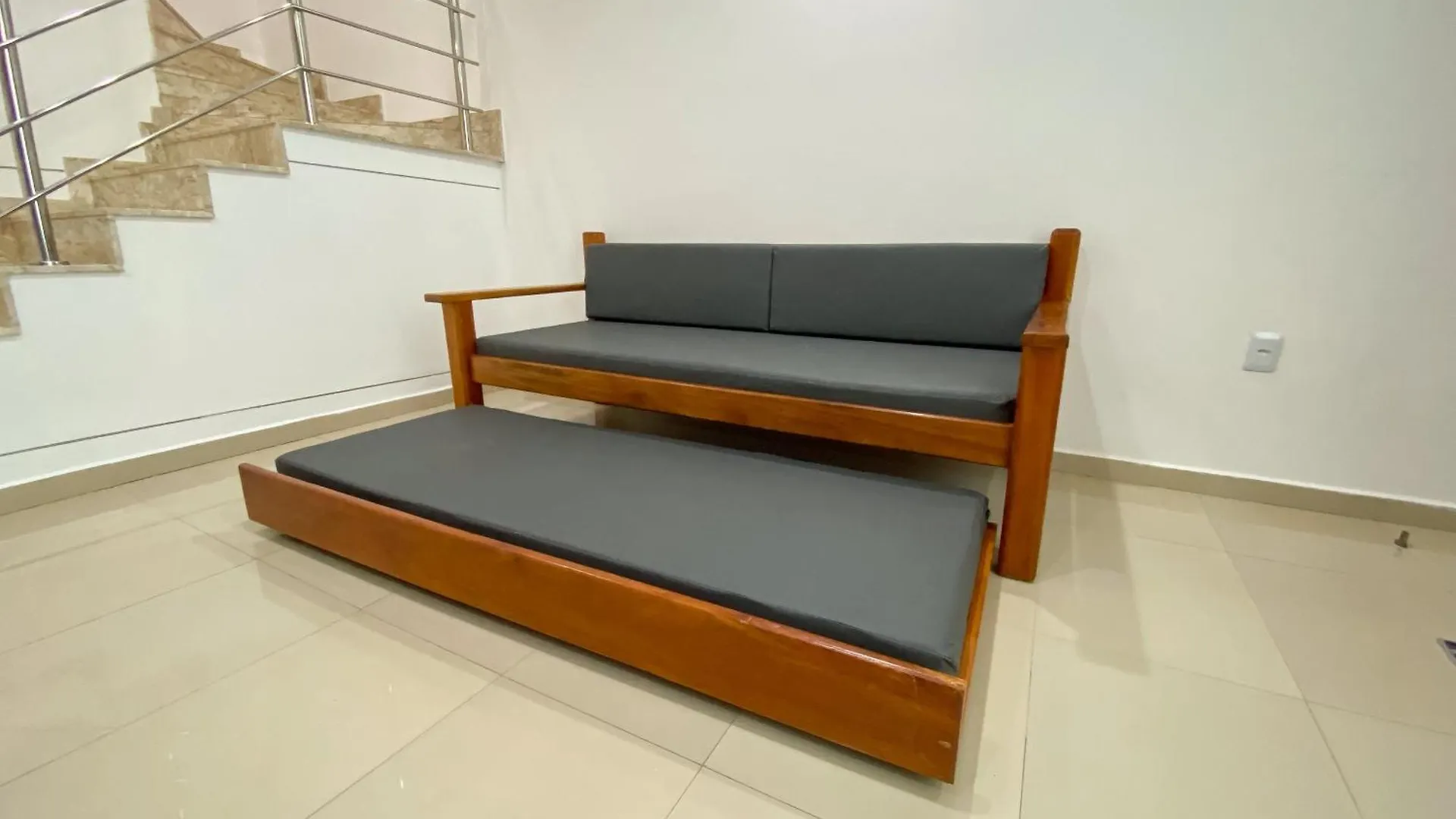 Casa Individual Com 2 Suites Ambas Com Ar Condicionado, Sala, Cozinha, Area De Servico E Garagem Para 2 Carros Pequenos A Poucos Metros Da Praia De Taperapua Porto Seguro Nyaraló