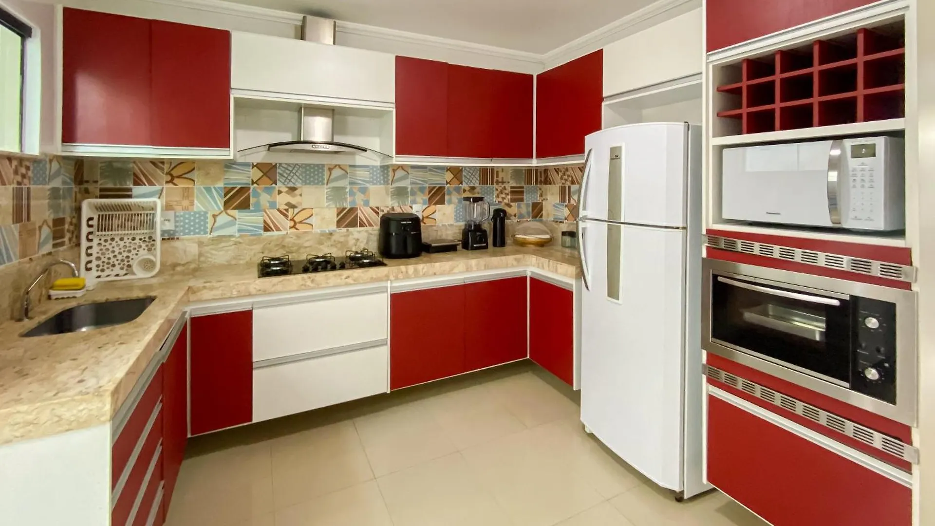 Casa Individual Com 2 Suites Ambas Com Ar Condicionado, Sala, Cozinha, Area De Servico E Garagem Para 2 Carros Pequenos A Poucos Metros Da Praia De Taperapua Porto Seguro 0*,