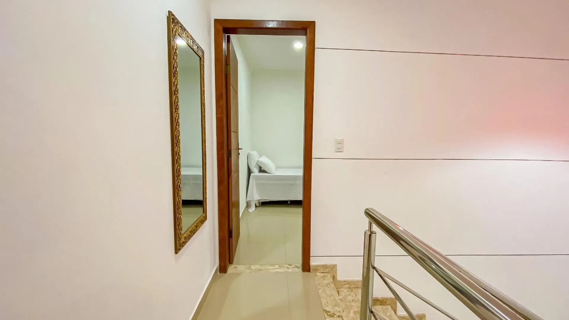 Casa Individual Com 2 Suites Ambas Com Ar Condicionado, Sala, Cozinha, Area De Servico E Garagem Para 2 Carros Pequenos A Poucos Metros Da Praia De Taperapua Porto Seguro 0*,