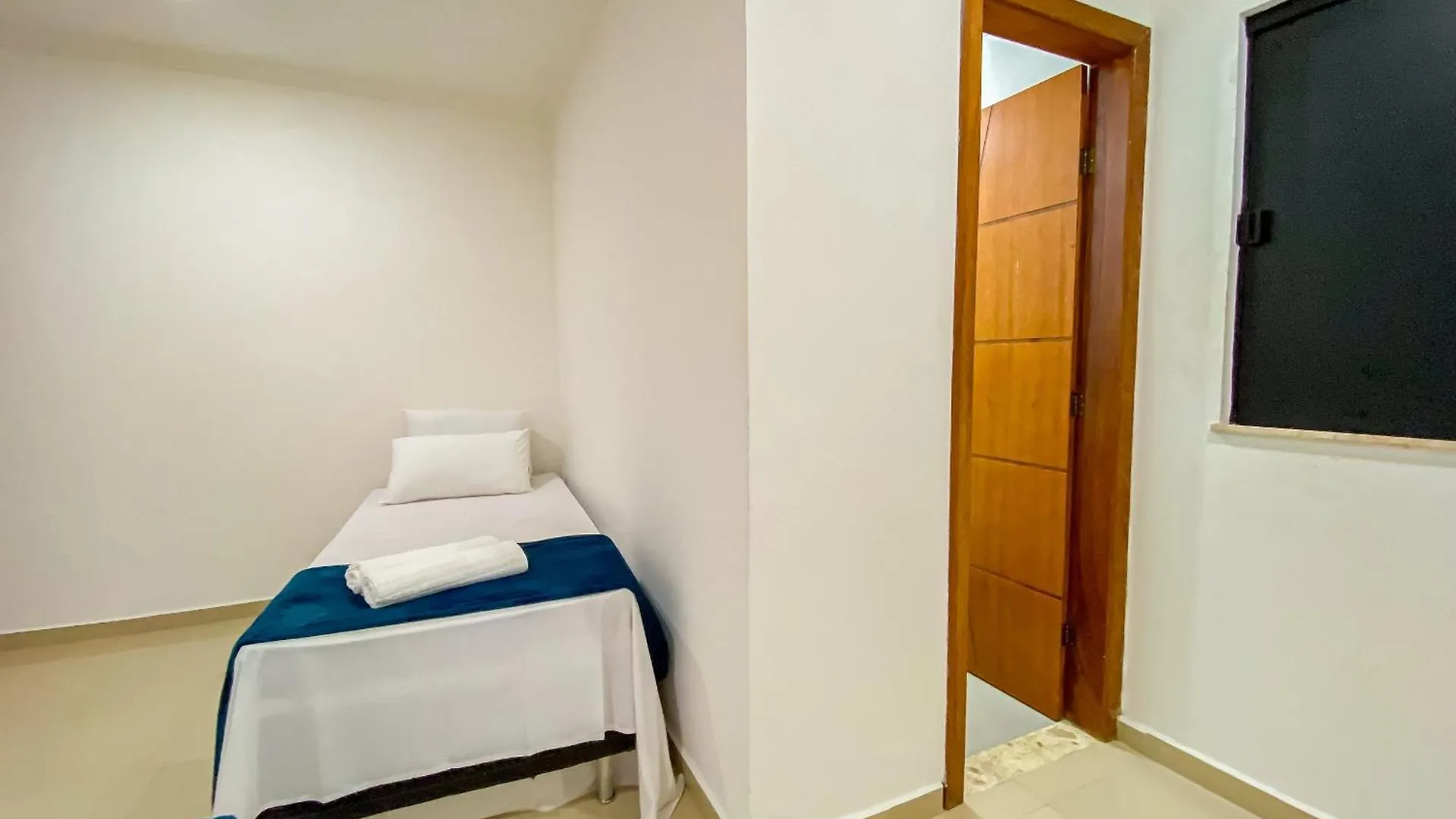 Nyaraló Casa Individual Com 2 Suites Ambas Com Ar Condicionado, Sala, Cozinha, Area De Servico E Garagem Para 2 Carros Pequenos A Poucos Metros Da Praia De Taperapua Porto Seguro