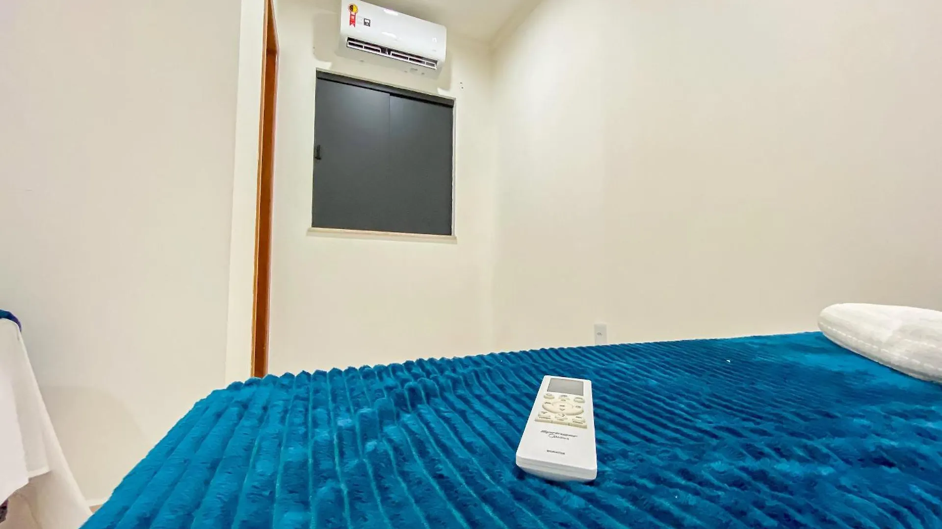 Nyaraló Casa Individual Com 2 Suites Ambas Com Ar Condicionado, Sala, Cozinha, Area De Servico E Garagem Para 2 Carros Pequenos A Poucos Metros Da Praia De Taperapua Porto Seguro