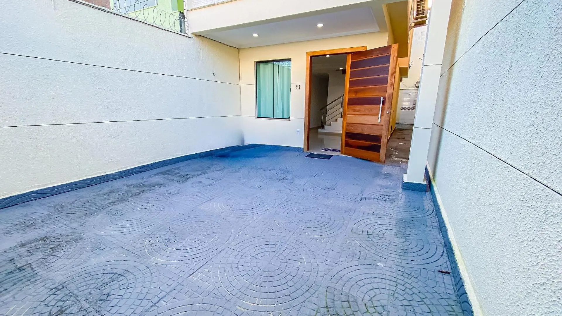 Casa Individual Com 2 Suites Ambas Com Ar Condicionado, Sala, Cozinha, Area De Servico E Garagem Para 2 Carros Pequenos A Poucos Metros Da Praia De Taperapua Porto Seguro Brazília